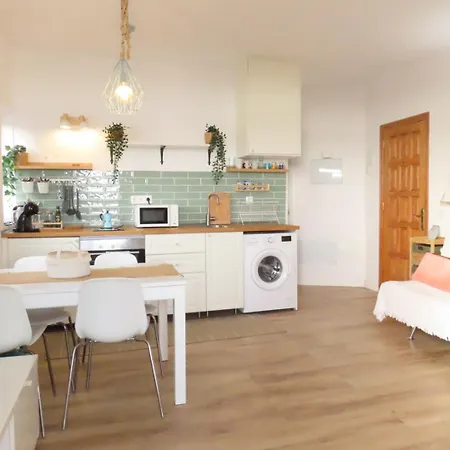 Apartamento Acogedor Con Vistas Al Mar Los Cristianos (Tenerife)